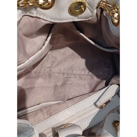 Michael Kors White Pebble Leather Large
Bucket Shoulder Bag - Picture 8 of 8